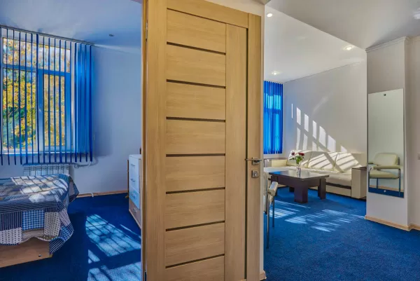 Номер люкс в клинике Элорма в городе Кисловодске - фотография