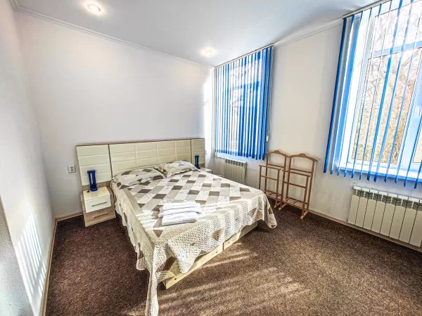 Двухместный номер Стандарт в клинике «Элорма» в г. Кисловодске - фотография