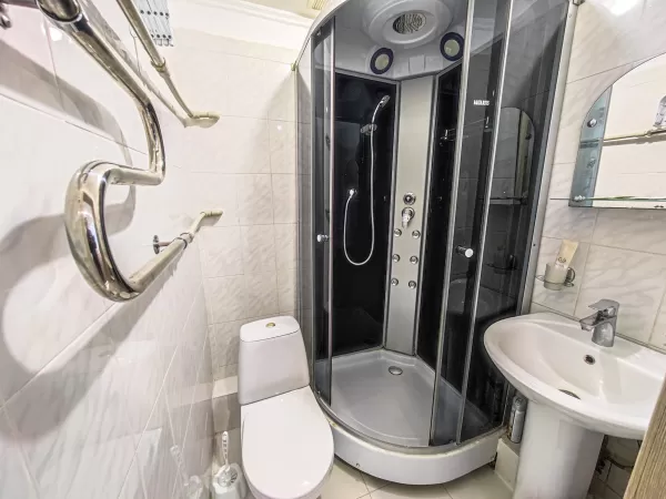 Двухместный номер Стандарт в клинике «Элорма» в г. Кисловодске - фотография